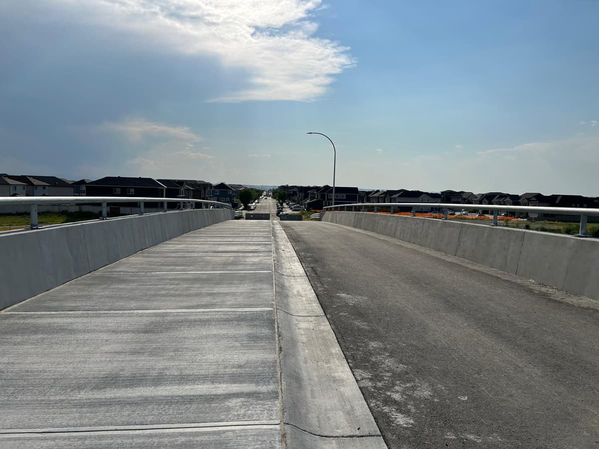 Flyover: 80 Ave (Transit & EMCS vehicles)