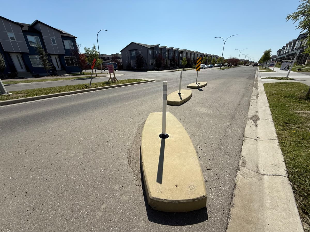 Speed calming: Redstone Blvd & Red Embers Manor