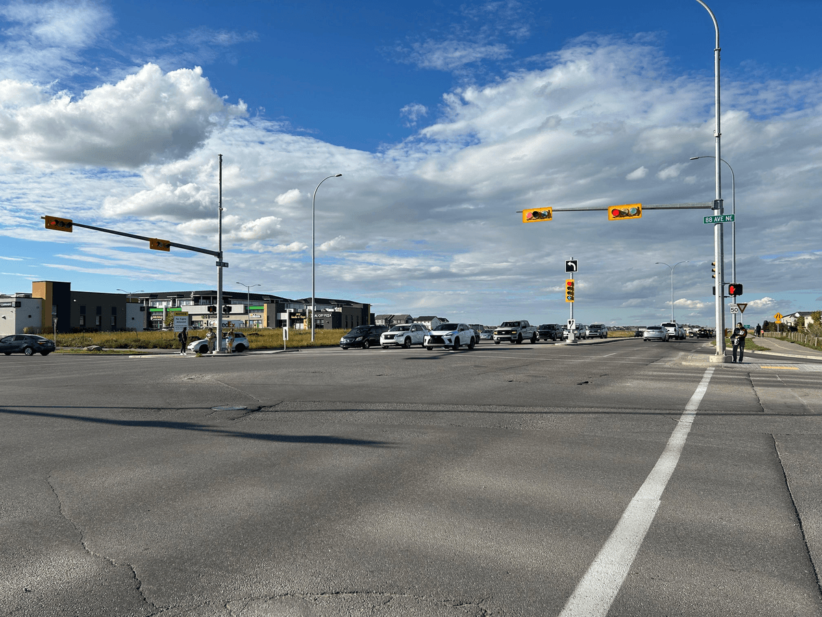 Turn signals: 88 Ave & 60 St