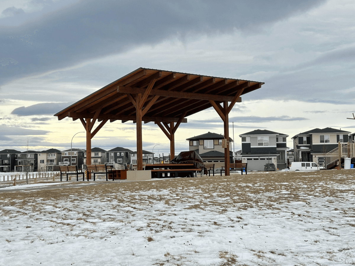 Shaded seating: Corner Meadows Heath Park