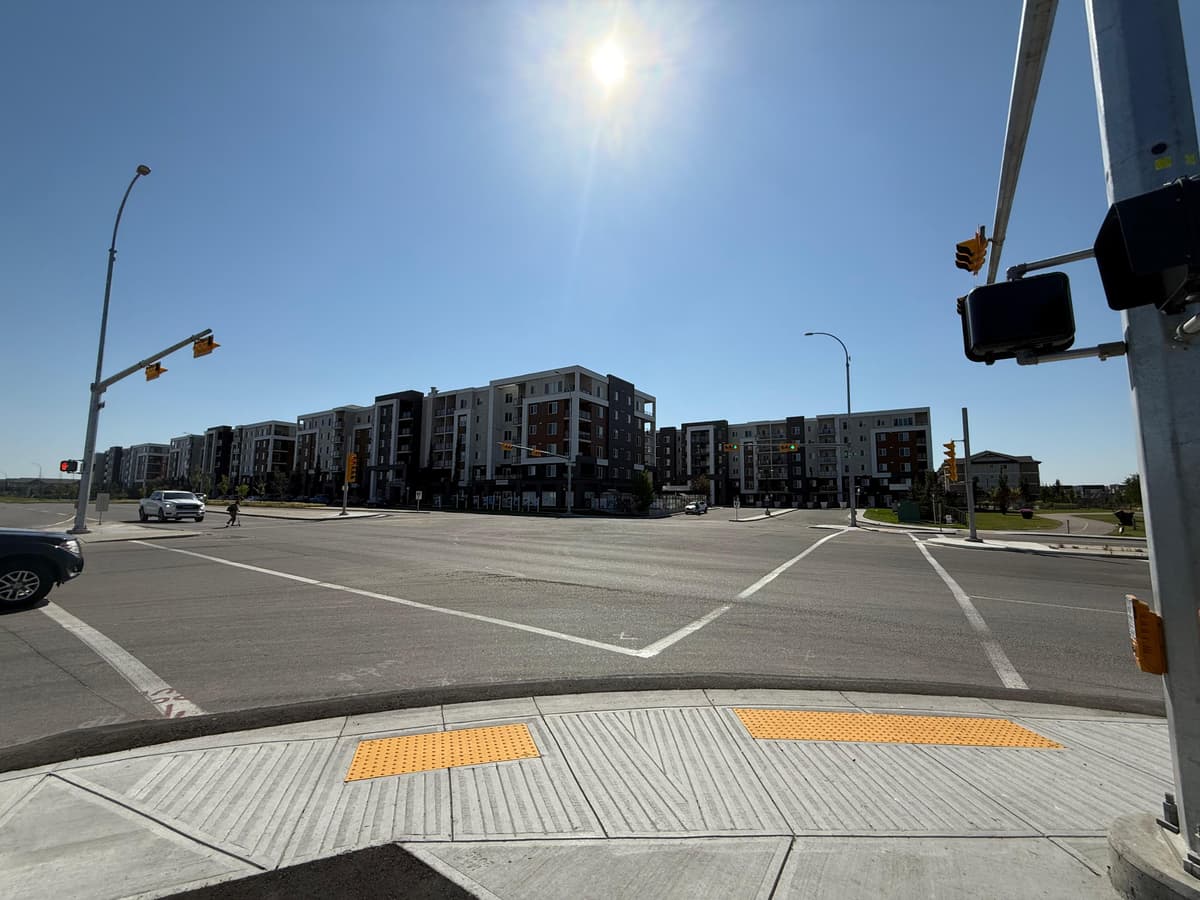Traffic Lights: Red Embers Gate & 128 Ave NE